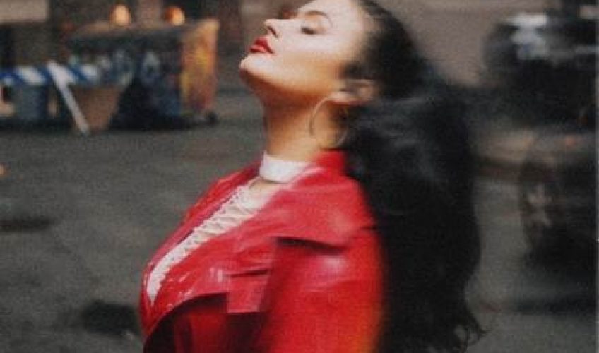 Η πολυπλατινένια τραγουδίστρια και στιχουργός Demi Lovato μετά το μουσικό της comeback με την εμφάνιση της στα φετινά Grammys, επιστρέφει κυκλοφορώντας ένα νέο συναισθηματικό τραγούδι με τίτλο ‘I Love Me’.